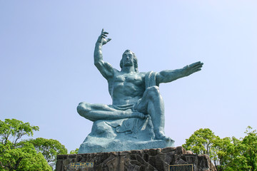 Fototapeta na wymiar 平和祈念像　長崎