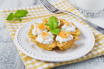 canape with cottage cheese