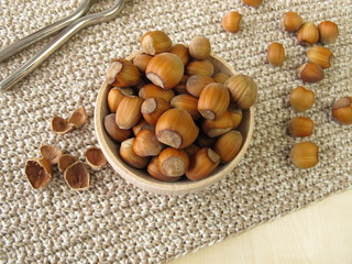 Haselnüsse