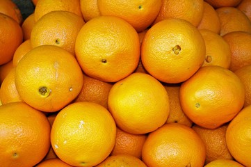 Fresh oranges © Arena Photo UK