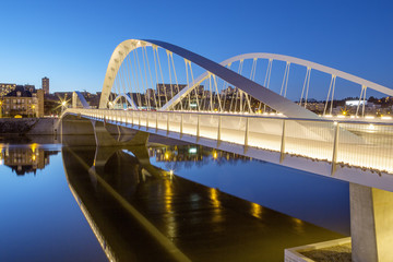 Fototapeta premium Schuman bridge by night