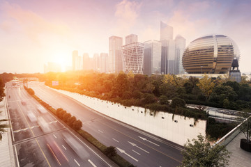 Obraz premium blur motion traffic trail in modern city