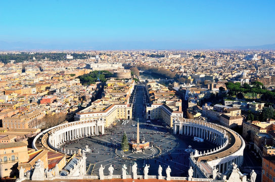 glimpse of Piazza San Pietro, Citta del Vaticano