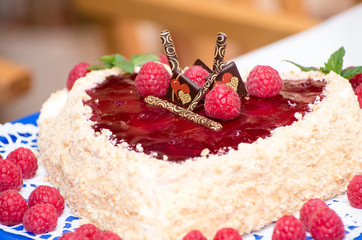 Festliche Himbeertorte