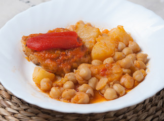 Chickpeas with meat