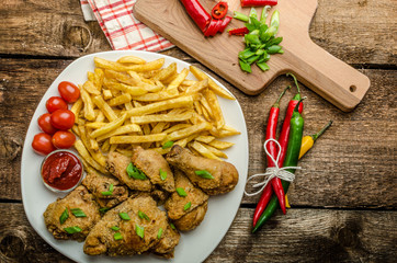 Fried chicken, chilli fries and dip
