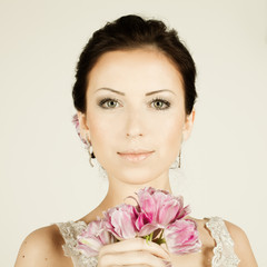 Naklejka premium Beautifu brunette female fashion model with makeup