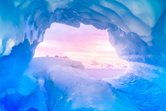 Fototapeta blue ice cave
