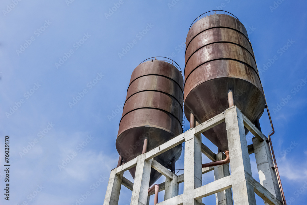 Wall mural water tank