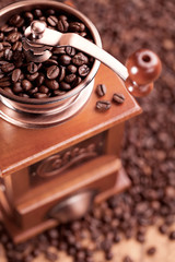 Kaffee Mühle mit Kaffeebohnen