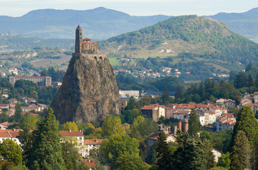 Puy en Velay - le rocher d'Aiguilhe
