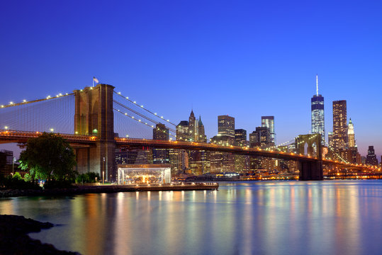 Brooklyn Bridge sunset New York Manhattan © lunamarina