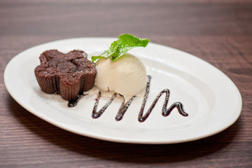 chocolate cake with ice cream