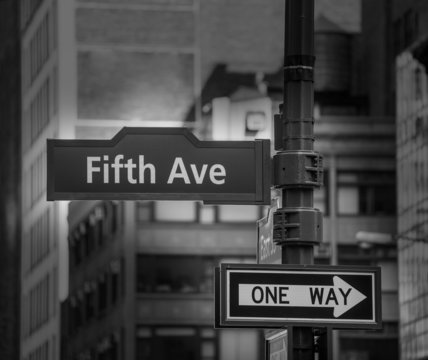 Fototapeta Fift avenue sign 5 th Av New York Mahnattan