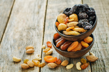 mix of dried fruits and nuts