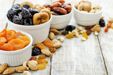 mix of dried fruits and nuts