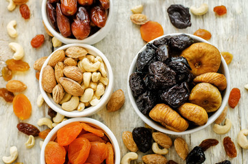 mix of dried fruits and nuts