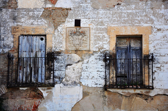Coria, C&aacute;ceres, antiguo caser&oacute;n se&ntilde;orial deshabitado