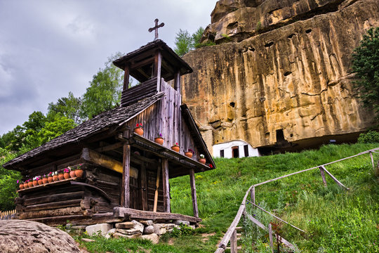 Corbi de Piatra it is an ancient monastery in Arges county, Musc