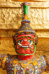 Fototapeta premium Dämonen Wächter am Tempel Wat Phra Kaeo in Bangkok