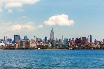 Fototapeta na wymiar Manhattan New York skyline from Hudson River