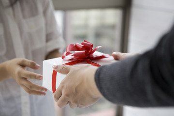 Women who have received a gift from the girl