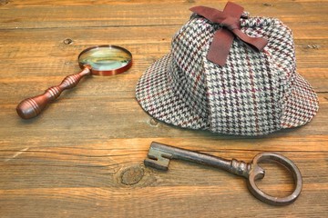 Sherlock Holmes Cap famous as Deerstalker, Old Key and Magnifier