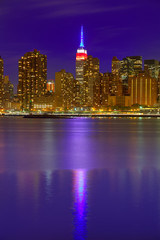 Obraz premium Manhattan New York sunset skyline from East