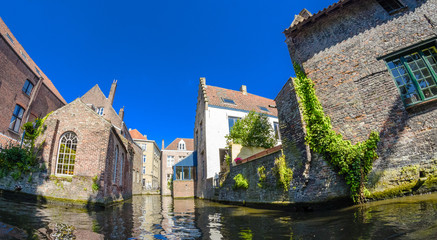 Fototapeta na wymiar Beautiful medieval architecture of Bruges, Belgium