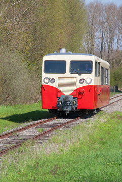 Autorail dans la campagne en Baie de Somme, Picardie 