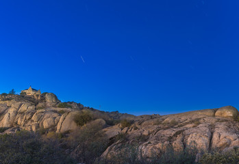 Obraz premium Atardecer en Torrelodones, trazas de estrellas, Madrid,España