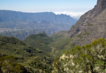 Naklejka premium Berge auf der Insel Reunion