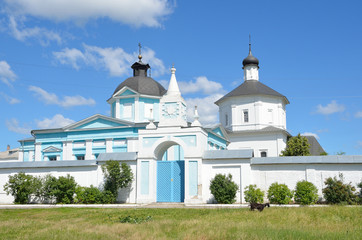 Fototapeta na wymiar Богородице-Рождественский Бобренев мужской монастырь в Коломне