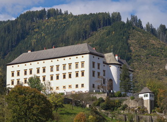 Fototapeta na wymiar Schloss Obermurau in Murau / Steiermark / Österreich