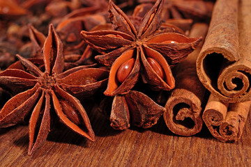 Star anise and cinnamon sticks