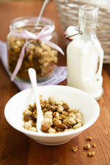 Bran and oats granola with milk