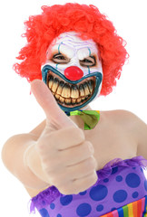 Clown mit Horrormaske Daumen rauf