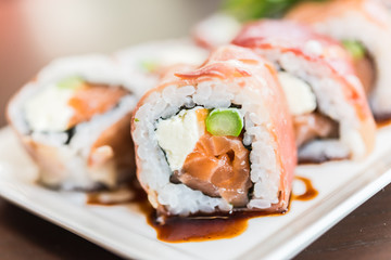Salmon sushi roll
