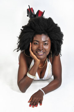 giovane sexy modella africana