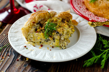 Tart with mushrooms and a creamy filling