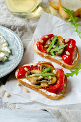 Bruschetta with mushrooms and peppers