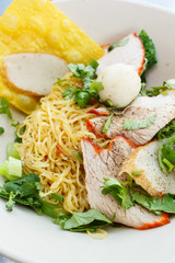 Wheat noodles with vegetables and meat.