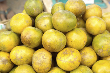 orange fruits in the market