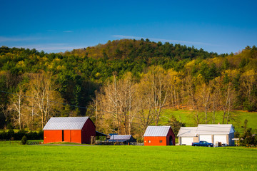 Fototapeta na wymiar View of a farm in the rural Shenandoah Valley, Virginia.