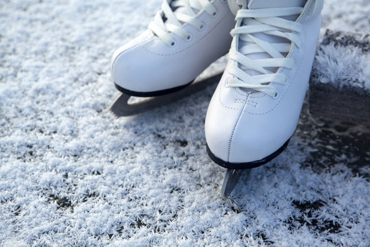 figure skates on ice
