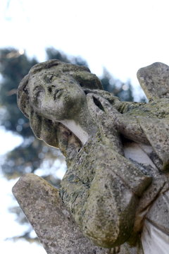 Engel auf einem Friedhof