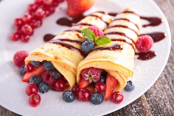 crepe and berry fruit