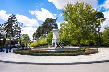Naklejka premium Fountain of Fallen Angel (Fuente del Angel Caido) on Retiro Park