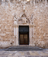 Fototapeta na wymiar entrance in Franciscan Monastery. Dubrovnik. Croatia.