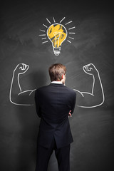 Starker Geschäftsmann hat eine Idee